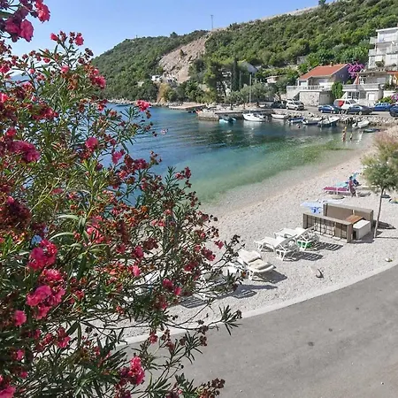 Family Friendly Seaside Duboka, Neretva Delta - Usce Neretve - 8813 Апартаменты Клек