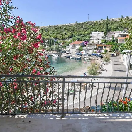 Family Friendly Seaside Duboka, Neretva Delta - Usce Neretve - 8813 Апартаменты Клек
