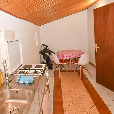 Апартаменты Family Friendly Seaside Duboka, Neretva Delta - Usce Neretve - 8813 Клек